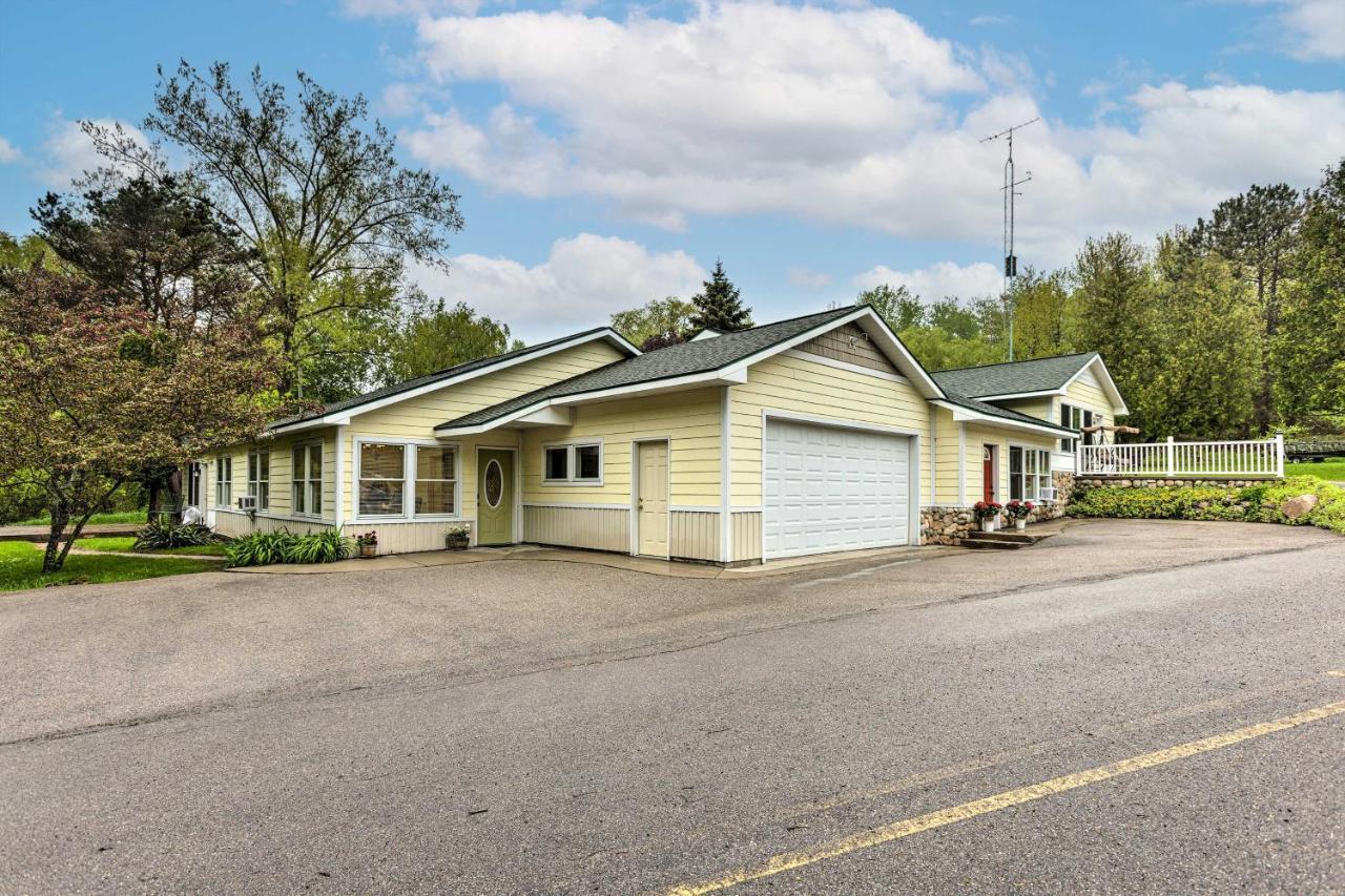 Charming Retreat Near Downtown Frankfort And Beaches Eksteriør billede