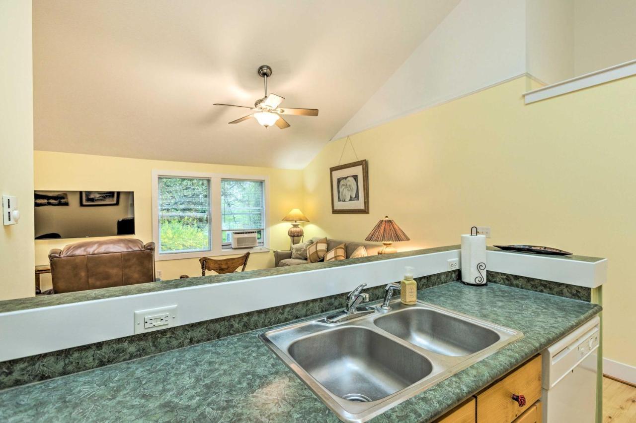 Charming Retreat Near Downtown Frankfort And Beaches Eksteriør billede