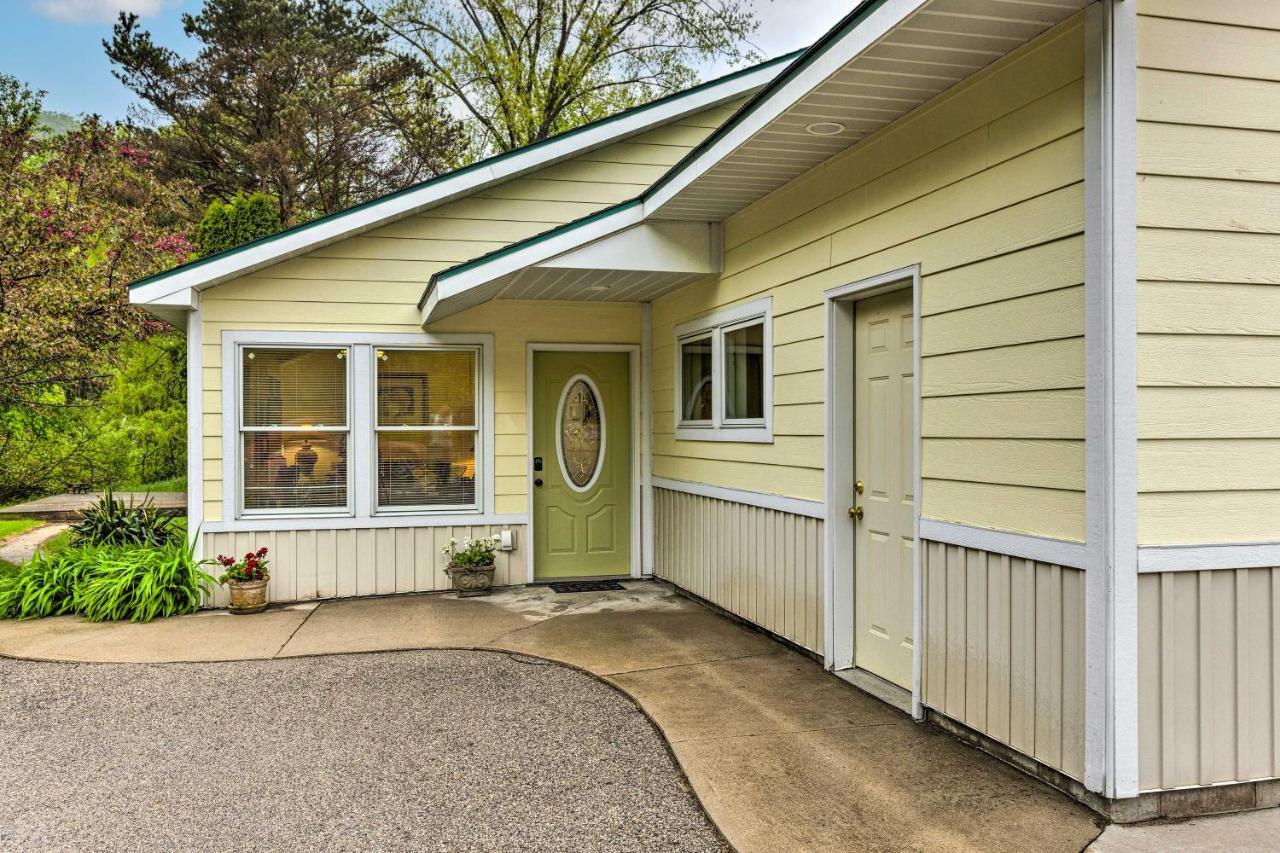 Charming Retreat Near Downtown Frankfort And Beaches Eksteriør billede